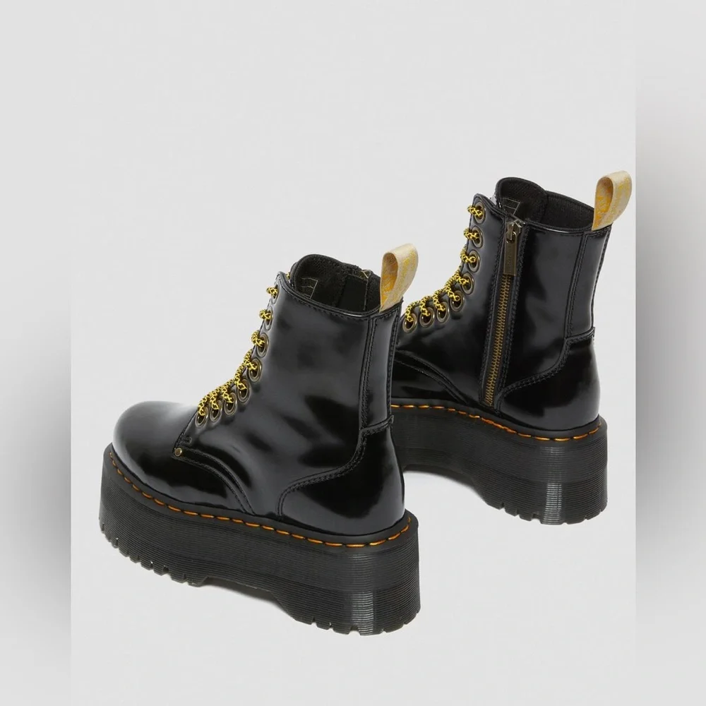 NWOB Dr. Martens Jadon Vegan Patent Leather Max Platform Lace Up Boots Sz 7 L